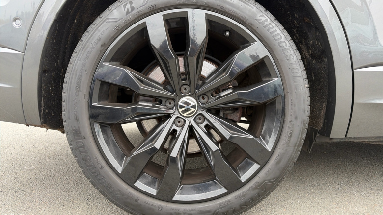 Volkswagen Touareg 3.0 V6 TDI 4Motion Black Edition 5dr Tip Auto Diesel Estate